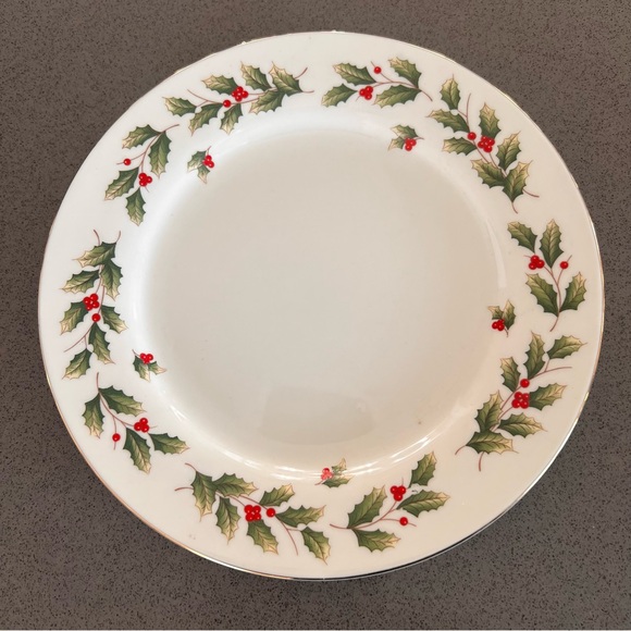 Vintage WORLD BAZAARS Holly Berry Salad Plates Ivory Winter White Set of Three - Picture 9 of 14